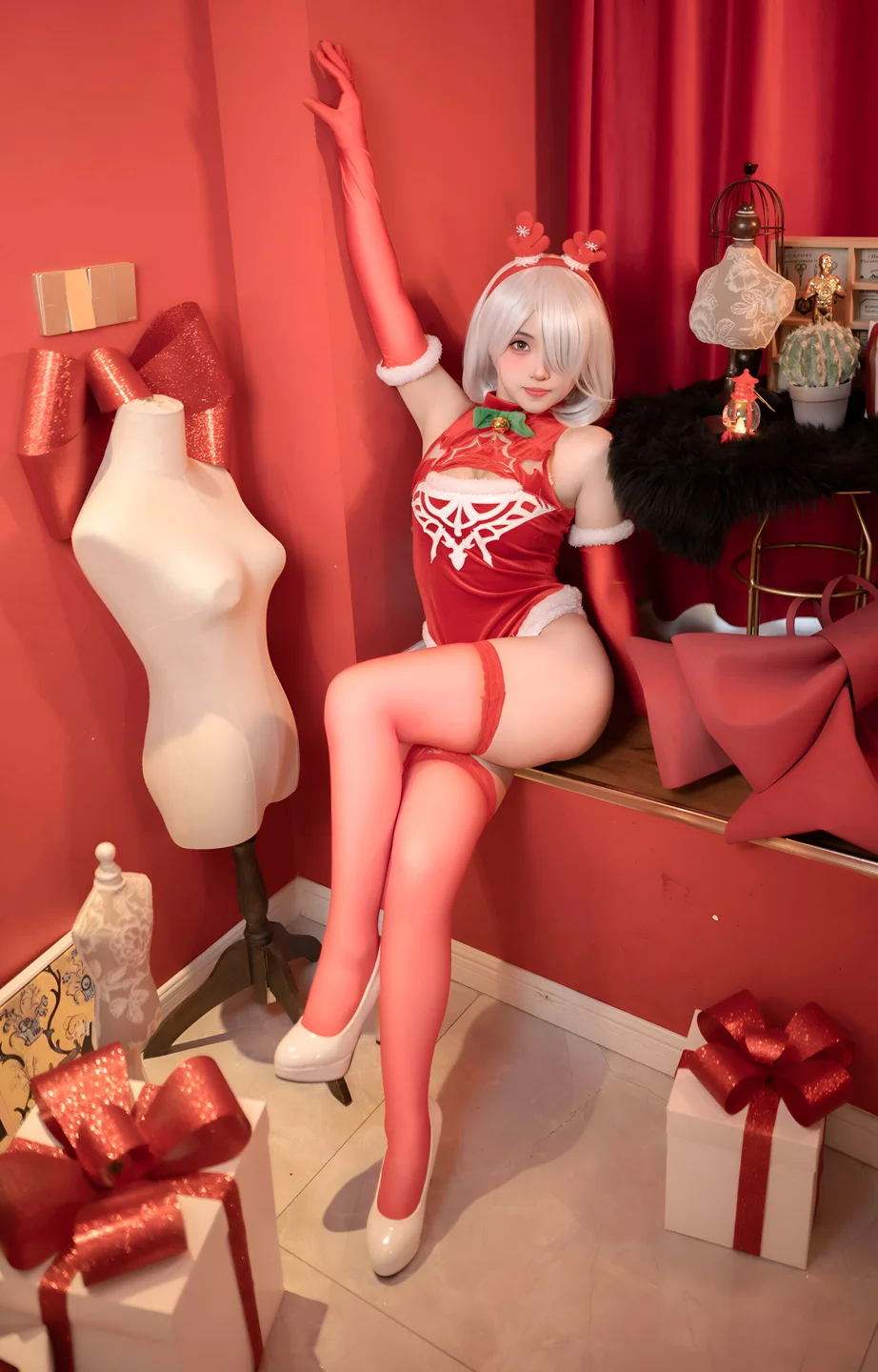 Bangni邦尼 - 圣诞尼尔 红裙御姐 [132P,3V-966MB] tg@simisebaisi 【丝足阁】094.webp